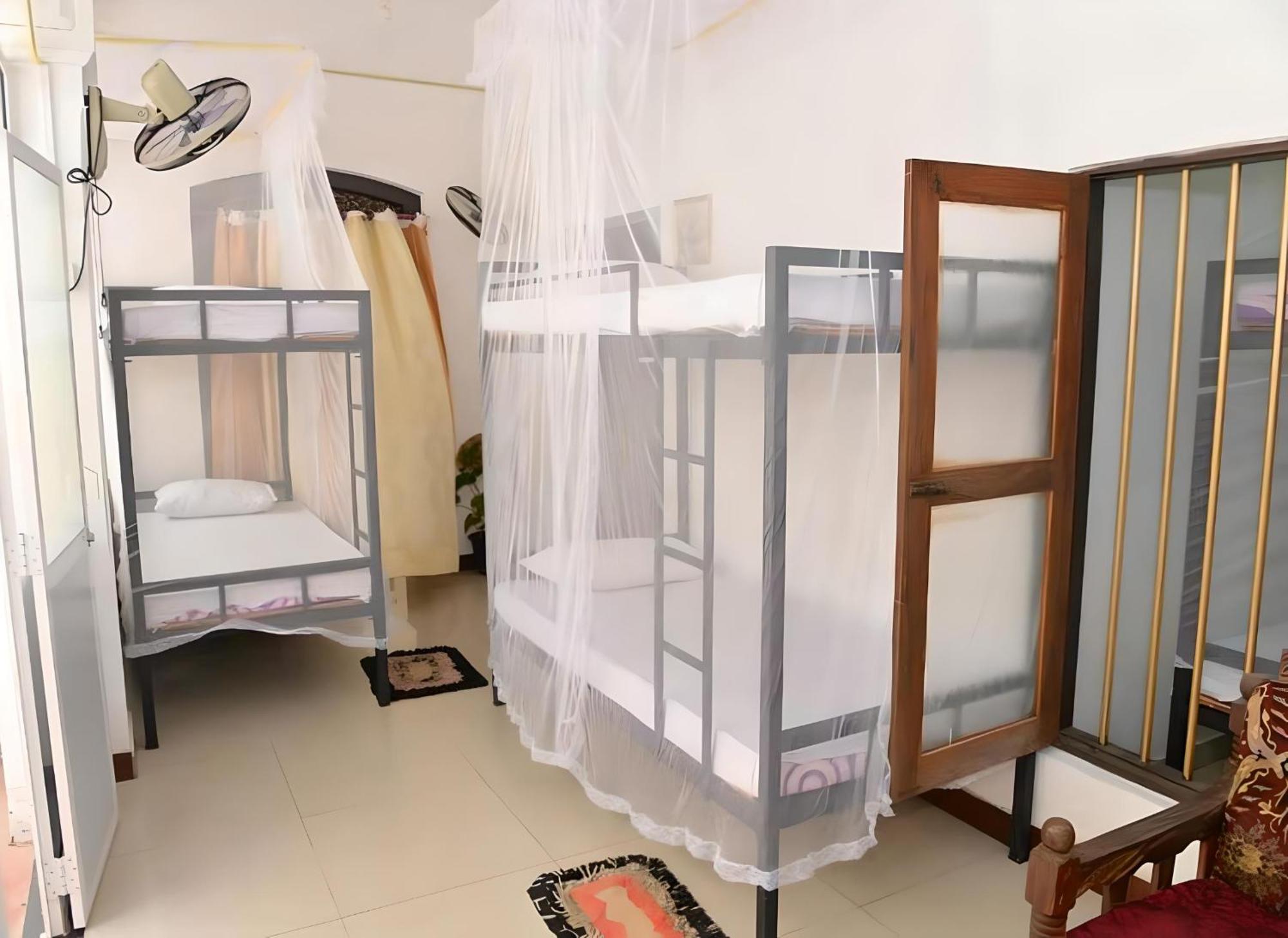 Travellers Hostel Hikkaduwa Eksteriør bilde