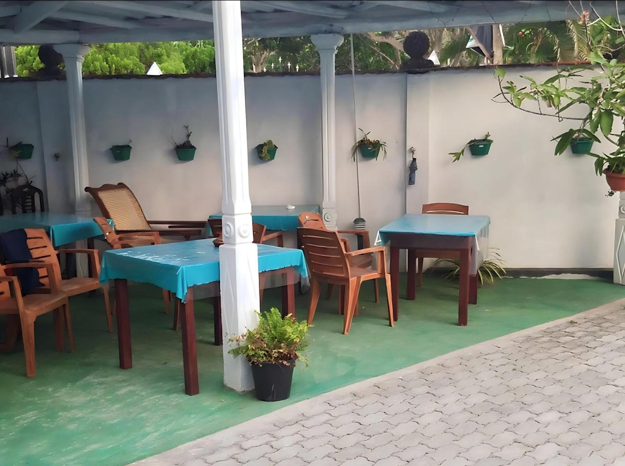 Travellers Hostel Hikkaduwa Eksteriør bilde